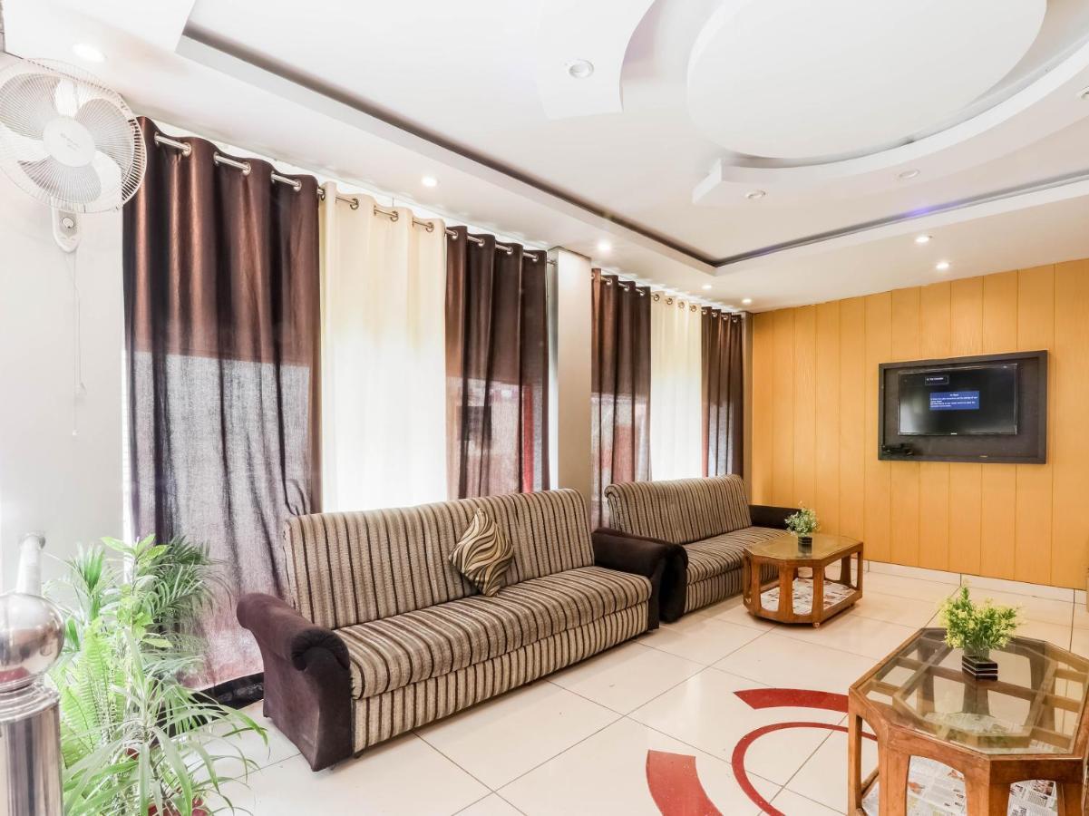 Oyo 79765 Hotel Samrat Lucknow Exterior photo